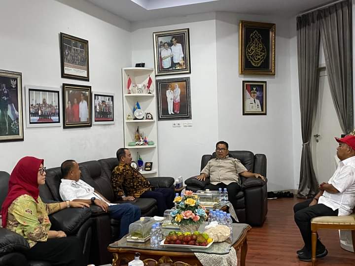 Akmal Malik Berkunjung ke Pasangkayu, Agus Ambo Djiwa Sambut di Kediaman Pribadi